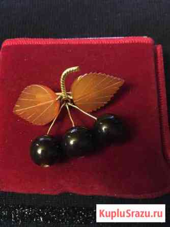 Винтажная брошь Вишенки СССР Москва