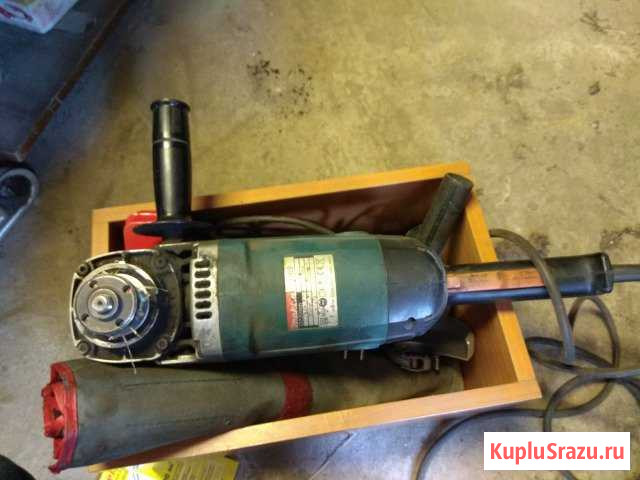 Болгарка Makita 9069, б/у Кировск - изображение 1