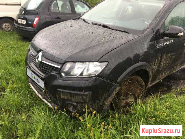 Renault Sandero Stepway 1.6 AT, 2017, хетчбэк, битый Лесколово - изображение 1