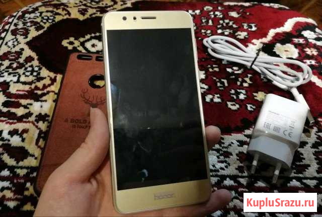 Honor 8 Gold 4/64 Череповец - изображение 1