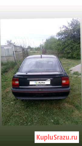 Opel Vectra 2.0 МТ, 1989, хетчбэк Янтарный - изображение 1