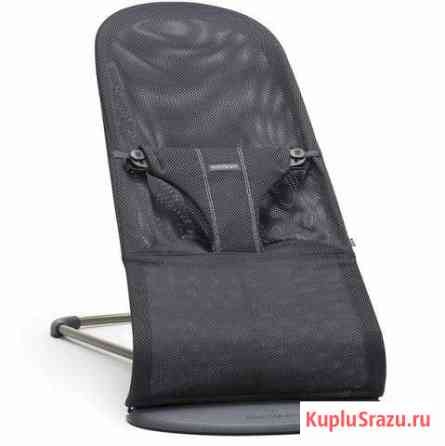 Шезлонг babybjorn с игрушкой Московский