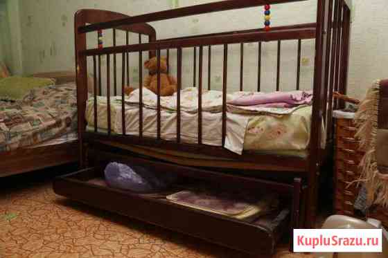 Детская кроватка + матрац Дубовое