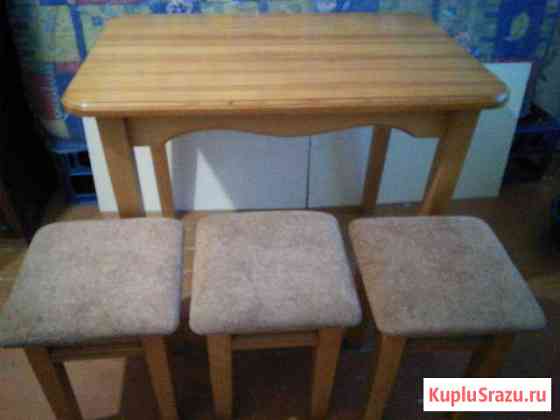 Кухонный стол из натурального дерева Барнаул