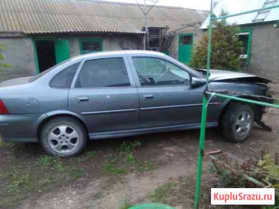 Opel Vectra 1.6 МТ, 2001, седан, битый Маркс
