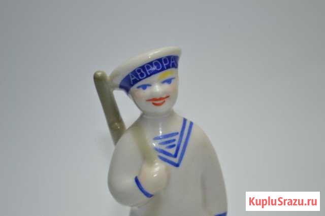 Фарфоровая статуэтка Коломна - изображение 1