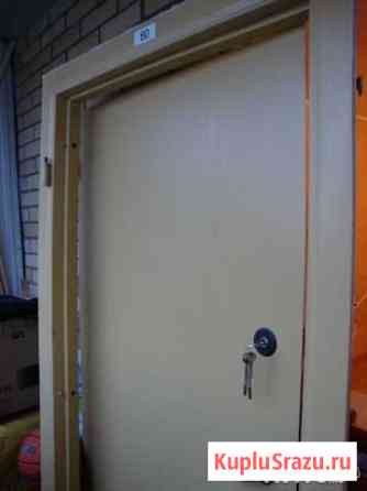 Дверь металлическая входная б/у Гатчина