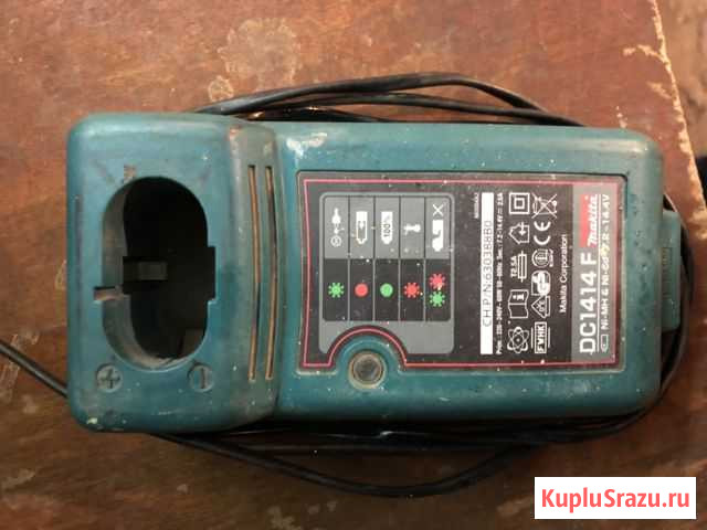 Зарядное устройство Makita б/у Петропавловск-Камчатский - изображение 1