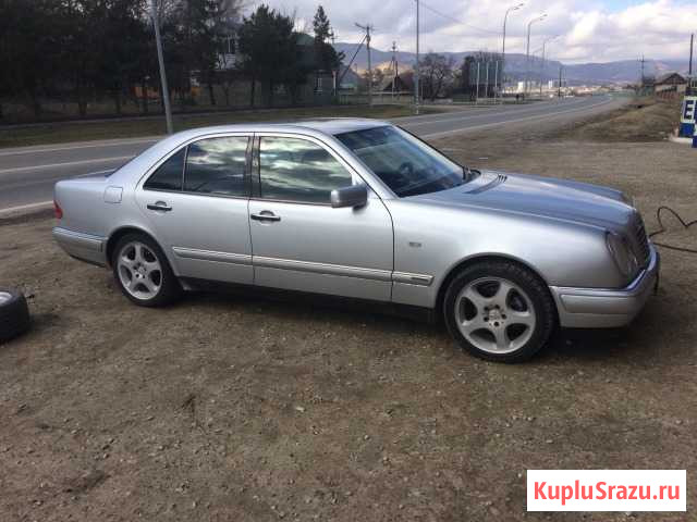 Mercedes-Benz E-класс 2.4 AT, 1998, седан Карачаевск - изображение 1