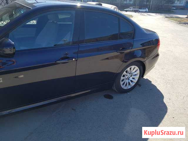 BMW 3 серия 2.5 AT, 2009, седан, битый Волжский - изображение 1