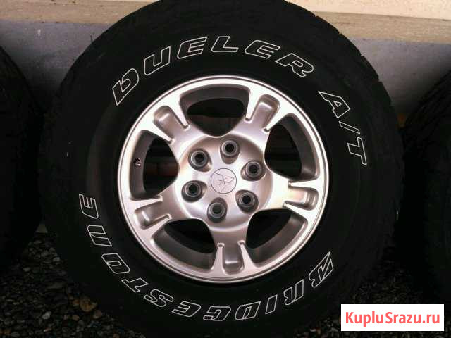 Резина bridgestone A/T, оpигинaльные литые диcки п Прохладный - изображение 1