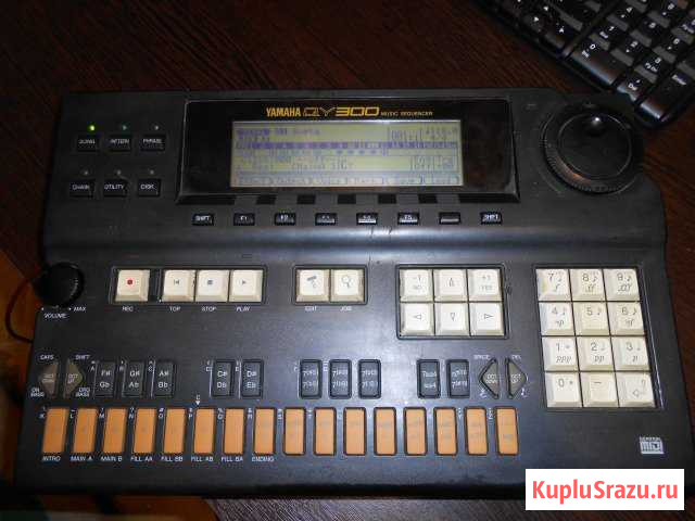 Секвенсор Yamaha QY300 Сургут - изображение 1