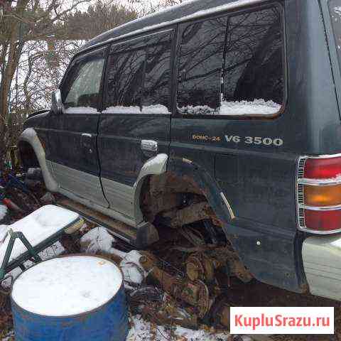 Mitsubishi Pajero 2.5 AT, 1997, внедорожник, битый Большая Ижора