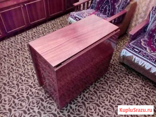Стол книжка б/у Яблоновский - изображение 1