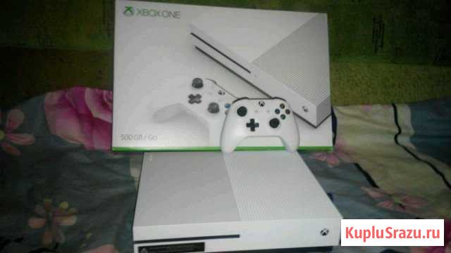 Xbox One S 500гб+6дисков Венев - изображение 1