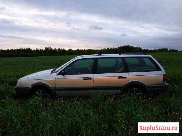 Volkswagen Passat 1.7 МТ, 1990, универсал Кириши - изображение 1