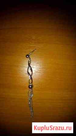 Длинная,серебрянная сережка Москва