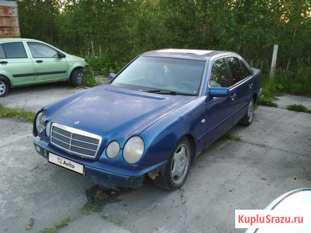 Mercedes-Benz E-класс 2.0 МТ, 1997, седан, битый Кемь - изображение 1