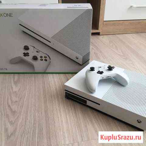 Xbox ONE S 500гб 2 диска геймпад / 5 игр Мурманск