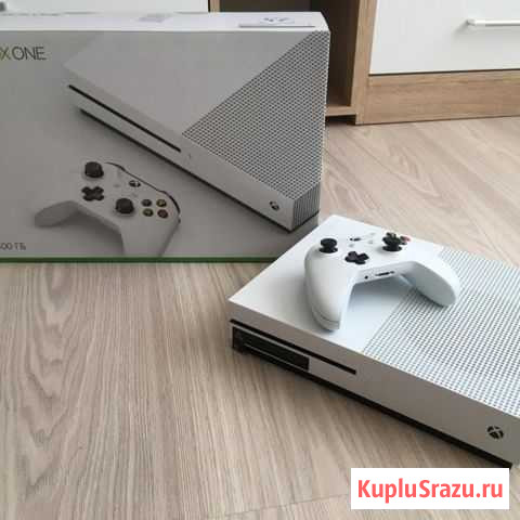 Xbox ONE S 500гб 2 диска геймпад / 5 игр Мурманск - изображение 1