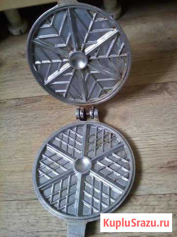 Форма для печенья СССР, нож для сыра, ситечко Сыктывкар - изображение 1