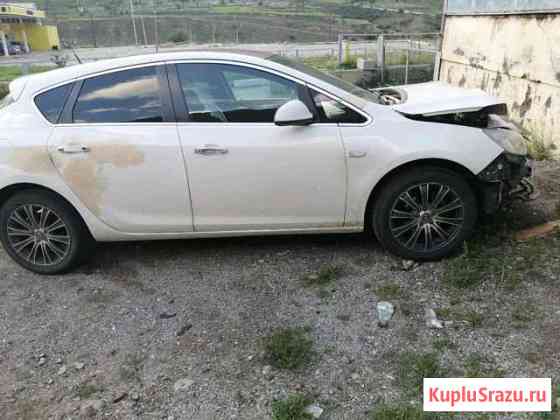 Opel Astra 1.6 AT, 2013, хетчбэк, битый Тырныауз