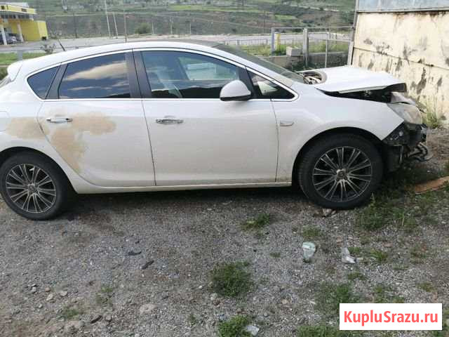 Opel Astra 1.6 AT, 2013, хетчбэк, битый Тырныауз - изображение 1