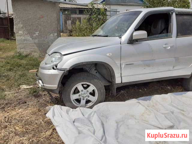 Chevrolet Niva 1.7 МТ, 2016, внедорожник, битый Бриньковская - изображение 1