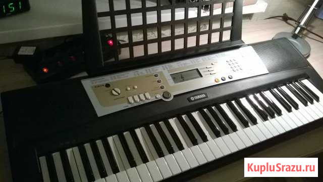 Синтезатор Yamaha PSR-R200 61 полноразмерная клави Обнинск - изображение 1