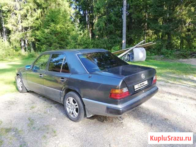 Mercedes-Benz E-класс 2.2 МТ, 1992, седан Вяртсиля - изображение 1