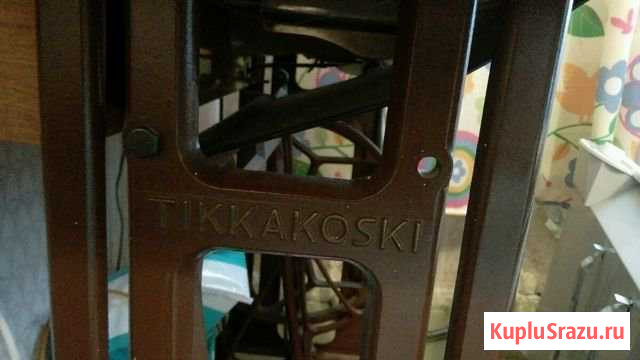 Финская швейная машина Tikka с ножным приводом Луга - изображение 1