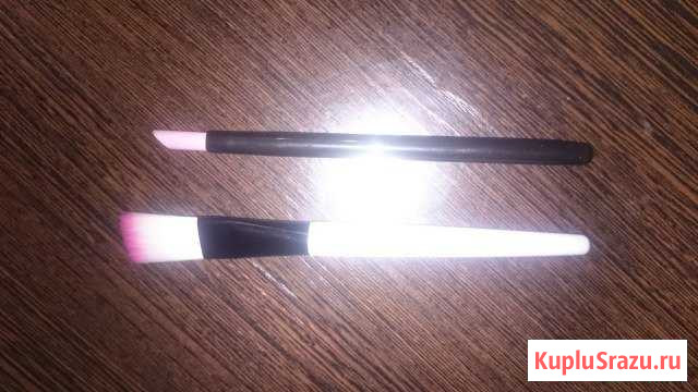 Кисть для макияжа и ручка для кутикулы Бийск - изображение 1