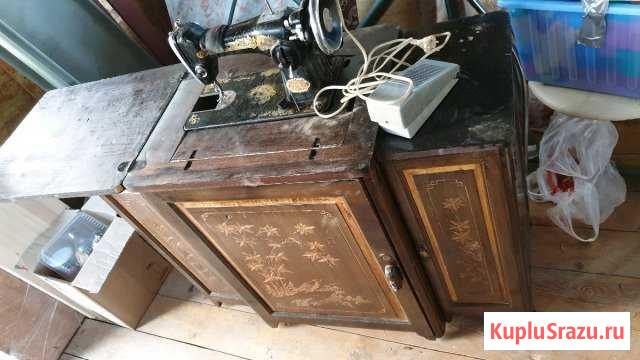 Деревянная резная тумба со швейной машинкой Белоусово - изображение 1