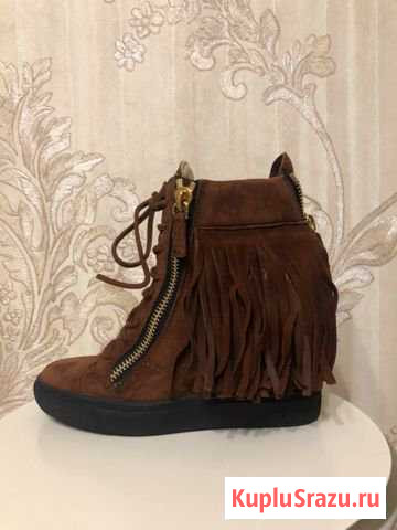 Сникерсы G. Zanotti Уссурийск - изображение 1