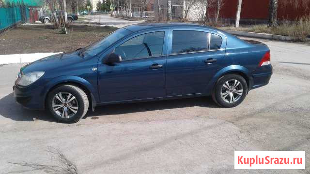 Opel Astra 1.6 МТ, 2012, седан Азнакаево - изображение 1