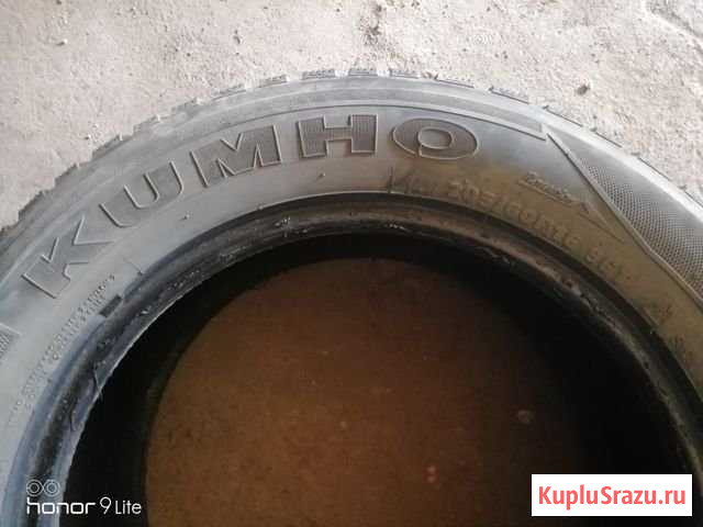 Продам комплект зимней резины kumho 205 60R16 Орск - изображение 1