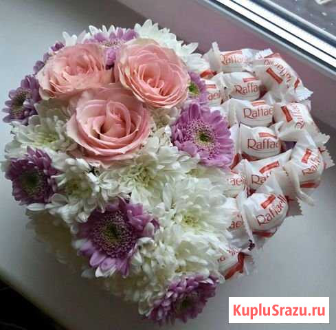 Подарочная коробка сердце с цветами и конфетами Мурино - изображение 1