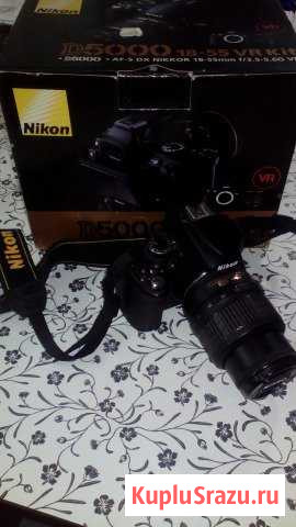Продаю зеркальный фотоаппарат nikon d5000 18-55 VR Киров - изображение 1