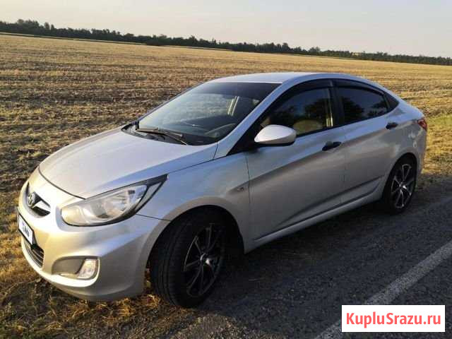Hyundai Solaris 1.4 МТ, 2013, 176 000 км Кизляр - изображение 1