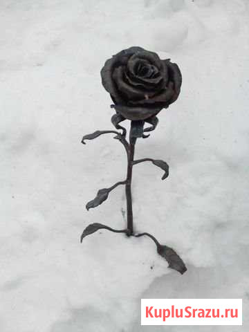 Оградка, столик, лавка, крест, на кладбище Санкт-Петербург - изображение 1