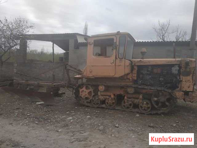 Трактор с плугом Магарамкент - изображение 1