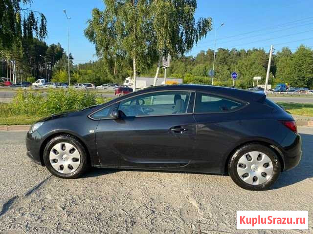 Opel Astra GTC 1.4 AT, 2012, битый, 72 000 км Екатеринбург - изображение 1