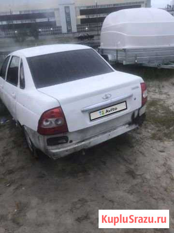 LADA Priora 1.6 МТ, 2013, битый, 350 000 км Новый Уренгой - изображение 1
