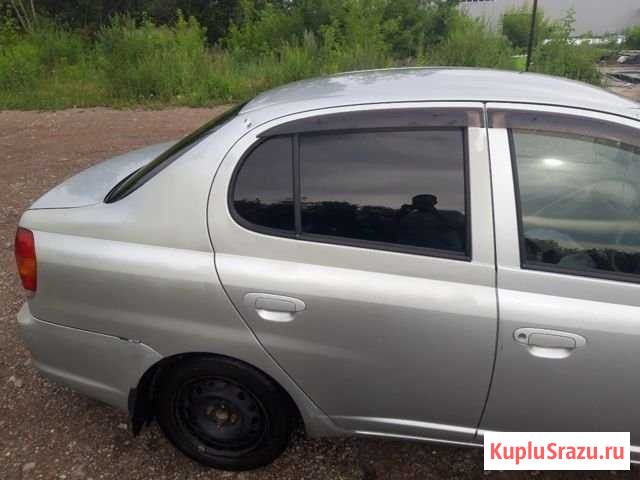 Toyota Platz 1.0 AT, 2003, битый, 281 000 км Новокузнецк - изображение 1