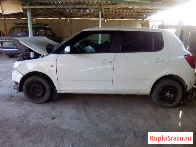 Skoda Fabia 1.4 МТ, 2012, битый, 150 000 км Лермонтов - изображение 1