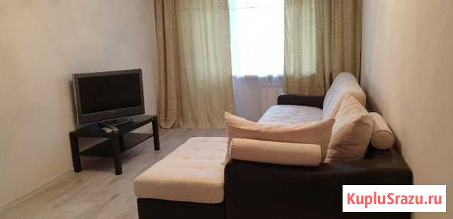 2-комнатная квартира, 63 м², 4/5 эт. в аренду посуточно в Омске Омск - изображение 1
