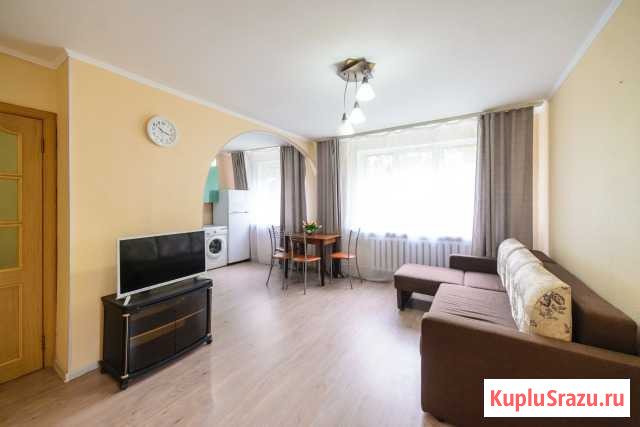 Комната 62 м² в 3-ком. кв., 1/12 эт. в аренду посуточно во Владивостоке Владивосток - изображение 2