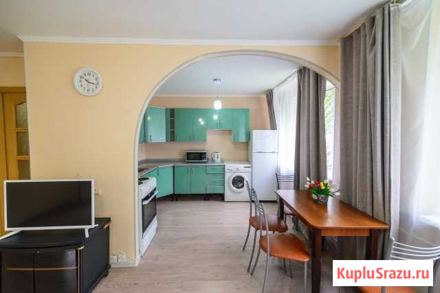 Комната 62 м² в 3-ком. кв., 1/12 эт. в аренду посуточно во Владивостоке Владивосток - изображение 3