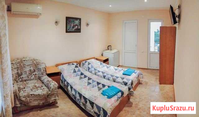 Комната 18 м² в 8-ком. кв., 3/3 эт. в аренду посуточно в Сочи Сочи - изображение 1