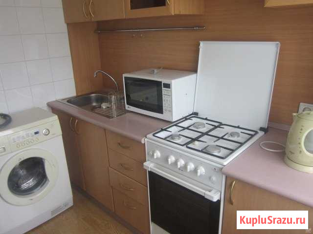1-комнатная квартира, 32 м², 3/5 эт. в аренду посуточно в Омске Омск - изображение 1